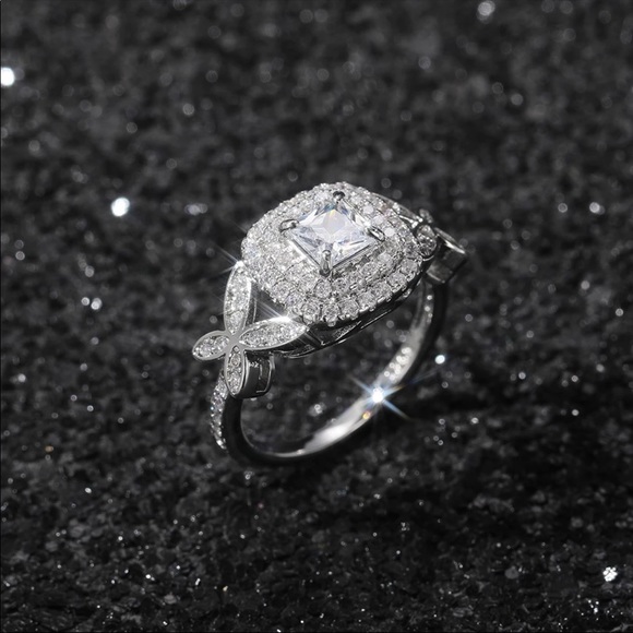 New 925 Silver Princess Cut Diamond Leaf Ring - Picture 5 of 5